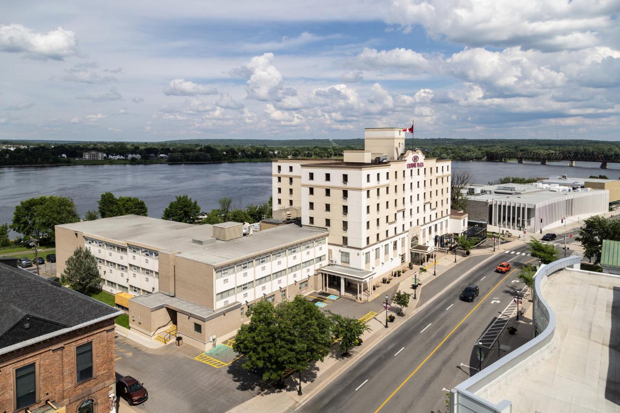 Crowne Plaza Fredericton Lord Beaverbrook By Ihg Exterior foto