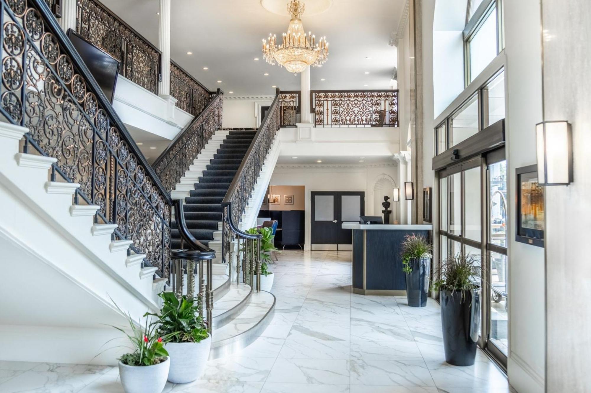 Crowne Plaza Fredericton Lord Beaverbrook By Ihg Exterior foto