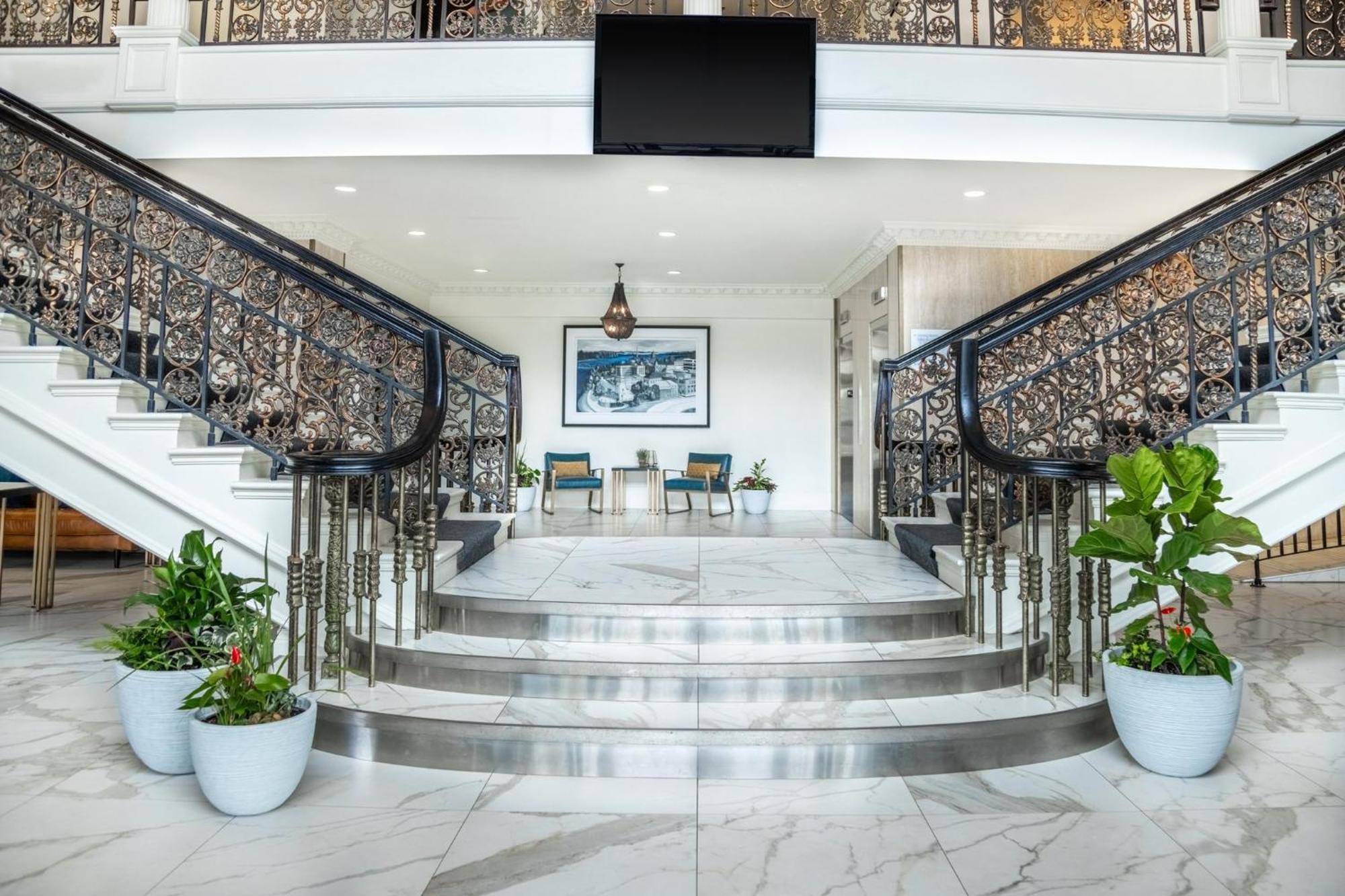 Crowne Plaza Fredericton Lord Beaverbrook By Ihg Exterior foto